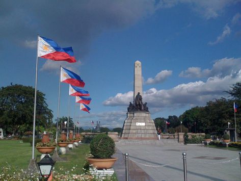 i heart manila: October 2010 Luneta Park Aesthetic, Rizal Park Aesthetic, Luneta Park, Rizal Park, Butterfly Pavilion, Park Aesthetic, Jose Rizal, China Travel Guide, Red Houses