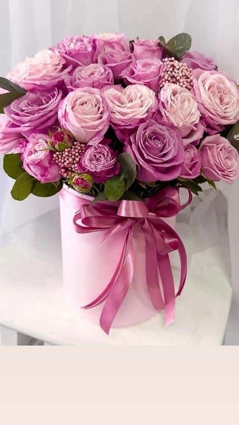 Birthday Flowers Arrangements, Happy Birthday Bouquet, Happy Birthday Flowers Wishes, Luxury Flower Bouquets, Good Morning Flowers Rose, Beautiful Flowers Images, Flower Box Gift, Beautiful Pink Flowers, Flower Arrangements Simple