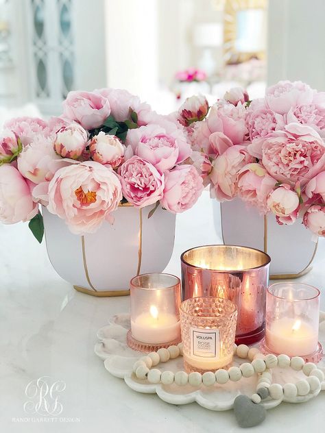 Spring Floral Arrangements using Fresh or Faux Florals - Randi Garrett Design Peonies Wallpaper, Flowers And Candles, Peony Arrangement, Spring Floral Arrangements, Deco Rose, Wallpaper Flower, Pink Home Decor, Glam Decor, Pink Candles