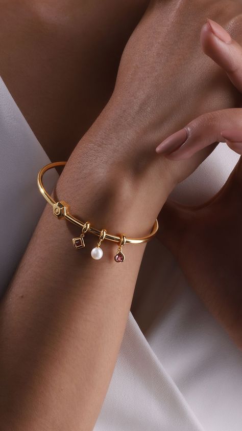 Antique Gold Bracelet, Romantic Jewelry Gift, Gold Bracelet Simple, Gold Bangles For Women, Minimalist Necklace Gold, Fancy Jewelry Necklace, Minimalist Earrings Gold, Modern Gold Jewelry, Fancy Jewellery Designs