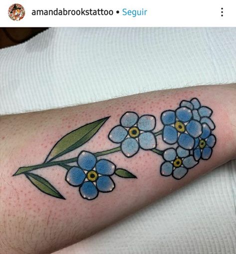 No me olvides Flower Traditional Tattoo, Columbine Tattoo, Cornflower Tattoo, Miami Ink, Tattoo Old School, Amazing Tattoos, Light Blue Flowers, Body Modification, Neo Traditional