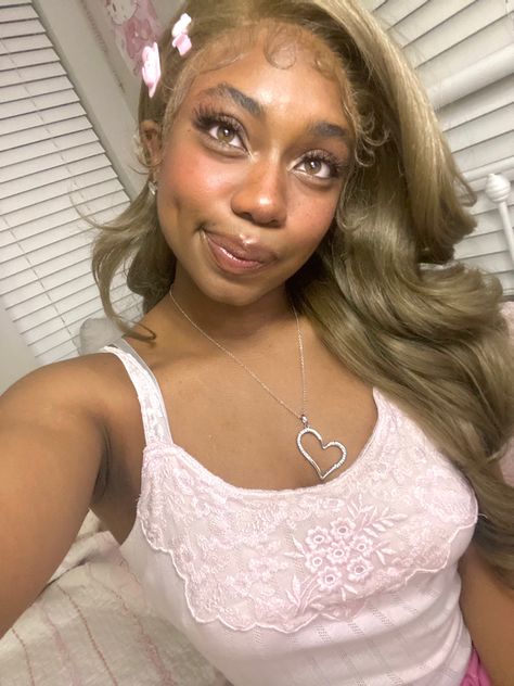 Vanilla Girl Makeup, Feminine Black Women, Coquette Makeup, Peach Girl, Brown Skin Makeup, Black Femininity, Makeup For Black Women, Blogger Girl, Alternative Outfits