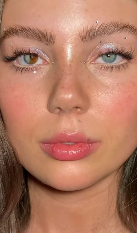 EUPHORIA MAKUP LOOKS & INSPO | RHINESTONE MAKEUP Euphoria Party Makeup, Rave Makeup Glitter, Angelic Makeup Aesthetic, Shiny Eye Makeup, Very Easy Makeup, Euphoria Makeup Looks, Sparkly Eye Makeup, Makup Looks, Gem Makeup