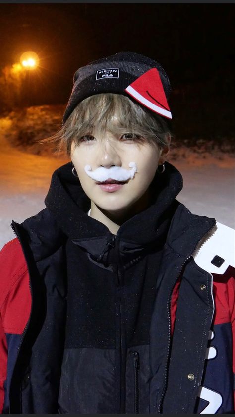 Bts Christmas, Kpop Funny Bts, Min Yoongi Bts, Min Suga, Bts Lockscreen, Bts Yoongi, Daegu, Bts Suga, Bts Photo