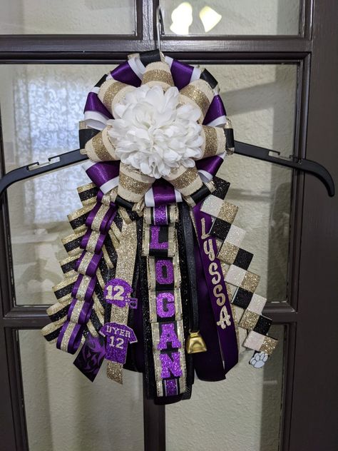 Garders Homecoming, Mum Ideas, Youth Football, Homecoming Mums, Garters, 4th Of July Wreath, Hanukkah Wreath, Hanukkah, 4th Of July