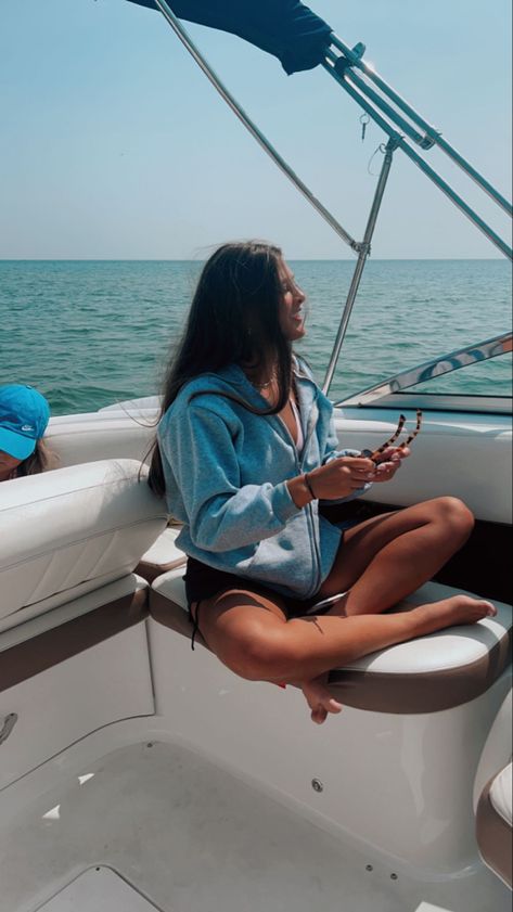 Boating Inspo / lake michigan / Instagram Inspo / girls day Boat Day Aesthetic, Torch Lake Michigan, Michigan Girl, Torch Lake, Boat Day, Day Aesthetic, Girls Day, Grand Haven, Girl Day