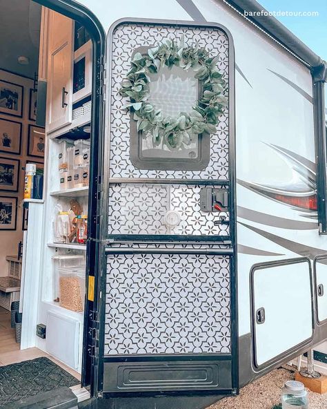 Campsite Decorating Ideas, Camper Organization Rv Living, Campsite Decorating, Motorhome Remodel, Glamper Camper, Rv Interior Remodel, Add Curb Appeal, Camper Interior Design, Rv Door