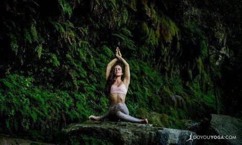 A Short Yoga Guide For deep breathing exercises for kids Photo Yoga, Yoga Poses Photography, Yoga Photoshoot, Beautiful Yoga Poses, Yoga Outdoor, Yoga Inspo, Yoga Pictures, Yoga Photos, Outdoor Yoga