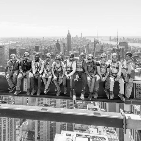 Recreating 1932's "Lunch on a Skyscraper" on 53W53rd Construction Nyc Lunch, Iron Workers, New York Pictures, I Love Nyc, Midtown Manhattan, History Photos, Construction Worker, Vintage New York, Newsies