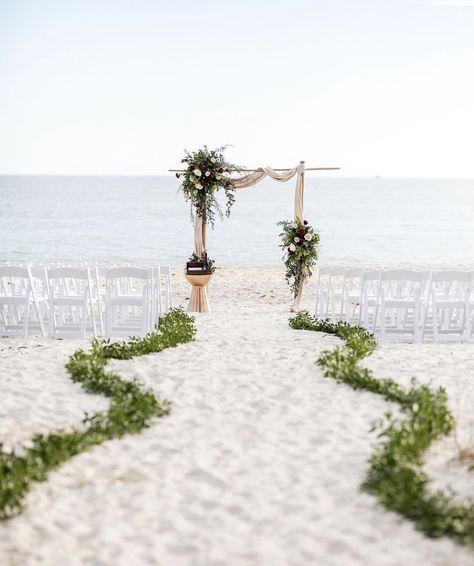 Beach Isle Decor, Beach Aisle Decorations Wedding, Beach Wedding Arch Ideas Simple, Beach Wedding Alter Simple, Beach Aisle Decorations, Beach Ceremony Flowers, Beach Alter Ideas, Beach Arbor Wedding, Beach Wedding Setup Outdoor Ceremony