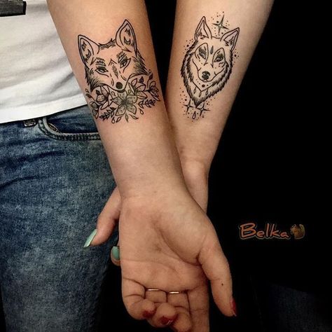 Animal Matching Tattoos, Wolf Couple Tattoo, Wolf Face Tattoo, Tattoo Ideas Matching, Tattoo Leo, Fox And Wolf, Matching Tattoos For Couples, Wolf Couple, Matching Tattoos For Siblings