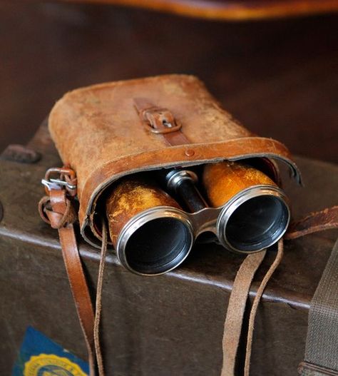 ☆ ༺♥༻ ☆ Vintage Binoculars, Opera Glasses, Vintage Safari, Safari Chic, Campaign Furniture, Kenya Safari, British Colonial Style, Colonial Design, Ivy House