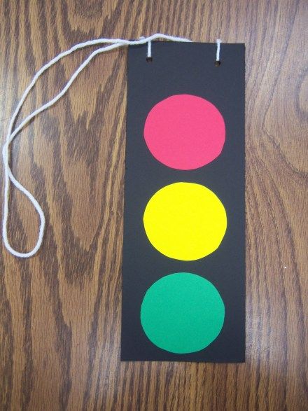 Transportation storytime with stoplight craft Pumpkin Sensory, Storytime Themes, Toddler Daycare, Storytime Crafts, Transportation Activities, Transportation Crafts, Transportation Preschool, Halloween Activity, Transportation Theme