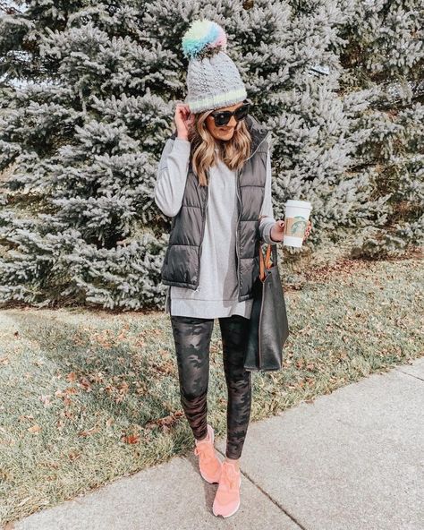 Camo Leggings Outfit, Faux Leather Leggings Outfit, Leggings Outfit Winter, Leggings Outfit Fall, Leggings Outfit Casual, Leather Leggings Outfit, Cute Outfits With Leggings, Look Legging, Rock Outfit