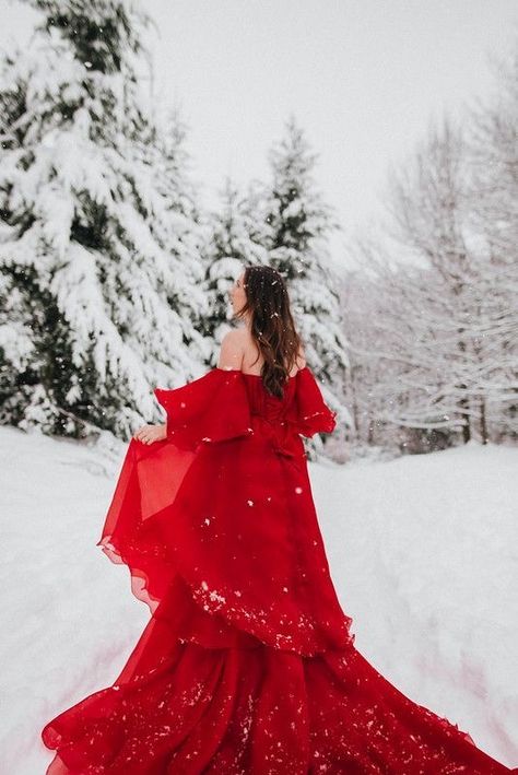 Red Dress Winter Photoshoot, Winter Shoot Ideas Models, 30th Birthday Photoshoot Winter, Winter Dress Photoshoot, Winter Photoshoot Dress, Birthday Photoshoot Ideas Winter, Winter Birthday Photoshoot Ideas, Winter Birthday Photoshoot, Winter Birthday Photoshoot Women