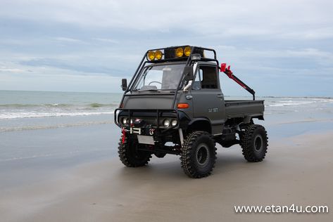 Suzuki Mini Trucks 4x4, Kei Truck, Mobil Off Road, Mini Trucks 4x4, Miracle Workers, Mini Truck, Pajero Sport, Dream Cars Jeep, Cool Vans