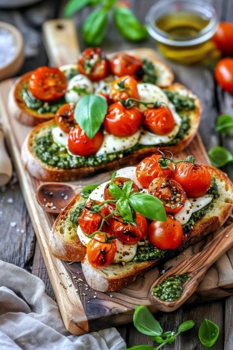 Toast Bread Ideas, Brunch Toast Ideas, Healthy Breakfast Toast Ideas, Bread Toast Ideas, Healthy Family Breakfast Ideas, Sandwiches For Brunch, Cafe Breakfast Ideas, Bistro Food Ideas, Toast Ideas Breakfast