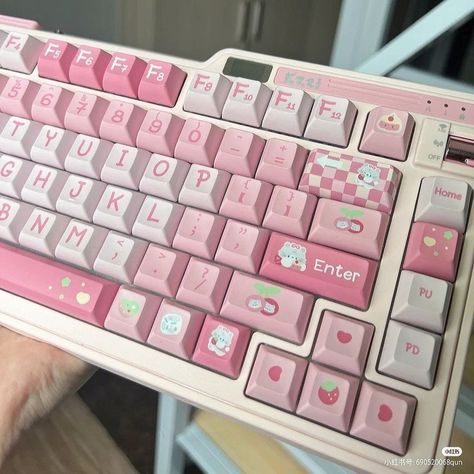 Fancy Keyboard, Tech Aesthetic, Video Game Room Design, Retro Gadgets, Cute Stationary, Gaming Room Setup, Room Goals, Cute Room Ideas, Video Game Room