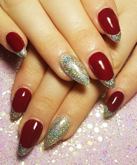 Silver Nails With Red Accent, Red Nails Silver Tips, December Nails Red And Gold, Red Nails With Silver Tips, Red And Silver Glitter Nails, Red And Gold Nails Short, Red Nails With Silver Glitter, Silver And Red Nails, Nails Red And Silver