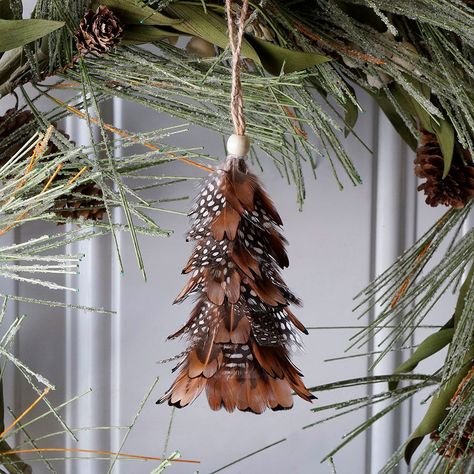 Pheasant Feather Decor, Feather Christmas Tree, Hunting Crafts, Feather Crafts Diy, Feather Wreath, Special Events Decor, Pheasant Feather, Feather Decor, Owl Ornament