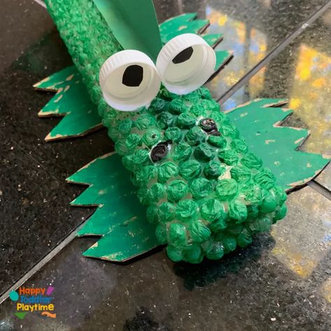 Bubble Wrap Crocodile Craft - HAPPY TODDLER PLAYTIME Zoo Activities For Kids, Cheetah Crafts, Alligator Crafts, Crocodile Craft, Zoo Animal Crafts, Snake Crafts, Giraffe Crafts, Panda Craft, Zoo Activities