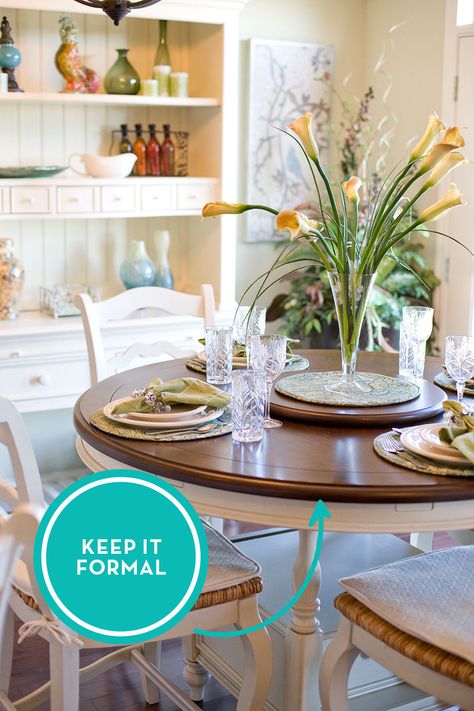 Set the dining room table permanently. Farmhouse Addition, Kitchen Staging, New Home Checklist, Kitchen Set Up, Staging Ideas, Dining Room Remodel, Home Staging Tips, Dining Table Centerpiece, Small Dining Table