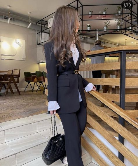 Ceo Outfit Woman Boss Business, Korean Boss Lady Outfit, Buissnes Woman Aesthetic Outfit, Boss Lady Outfit Classy Fashion, Businnes Woman Outfits, Korean Rich Girl Fashion, Boss Lady Outfit Business, Business Woman Outfits Boss, Business Suits For Women Boss Lady