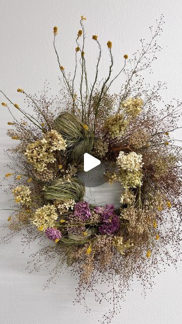 Dried Flower Wreaths Diy, Dry Flower Arrangements, Dried Wreaths, Beautiful Door Wreaths, Dried Floral Wreaths, Dried Flower Wreath, Dried Wreath, Flower Wreaths, Xmas 2024