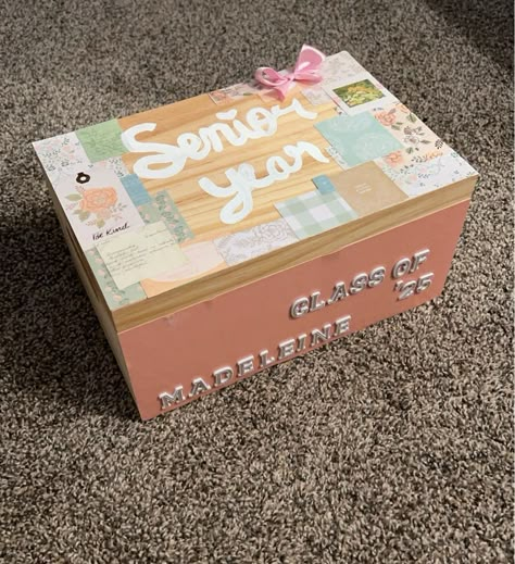 Memory Box Ideas Diy, Memory Box Ideas, Senior Box Ideas, Senior Memories, Senior Boxes, Free Dobby, School Boxes, Memory Boxes, Senior Activities