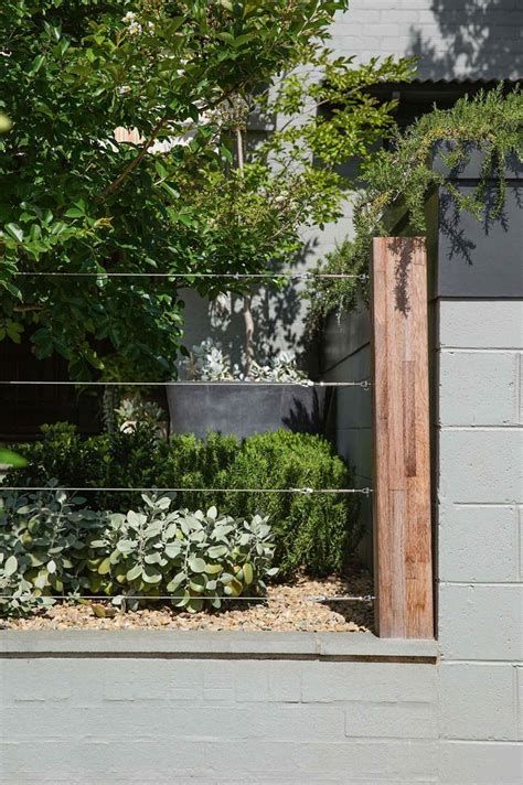 Cable Fence, Garden Gates And Fencing, Modern Fence Design, Fence Designs, Back Deck Decorating, Garden Screening, Landscape Designer, Modern Fence, Native Garden