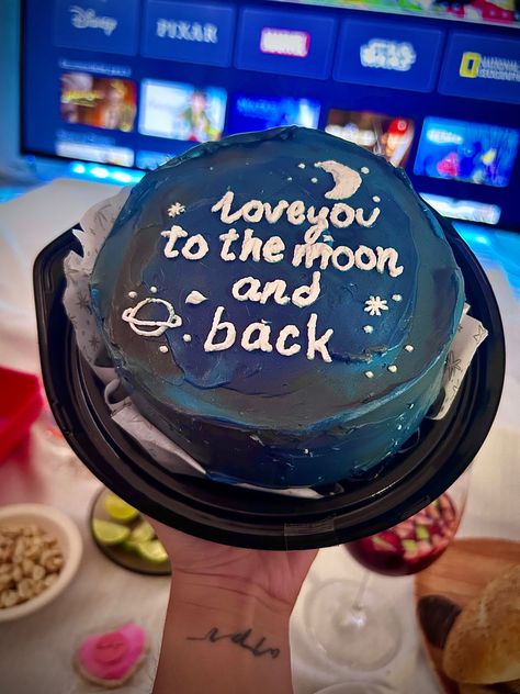 Love you to the moon and back, minicake Love You To The Moon And Back Cake, Cosmic Cake, Back Cake, Old Love, To The Moon And Back, To The Moon, The Moon, I Love You, Love You