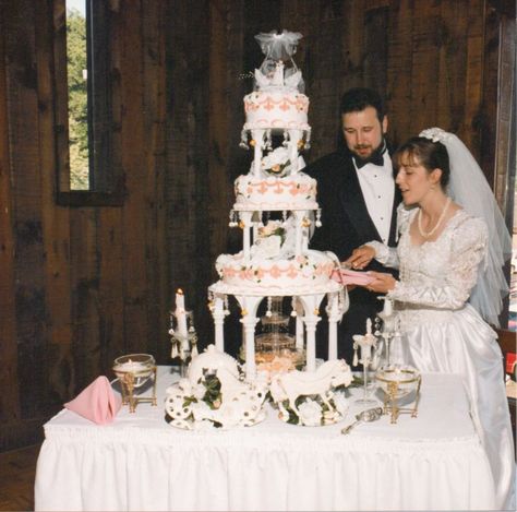 1990s Wedding Cake, Wedding Cake 80s, 1980s Wedding Cake, 60s Wedding Cake, Old School Wedding Cakes, 80s Wedding Cake, Wedding Cake Assembly, 90s Wedding Cake, Cake Assembly