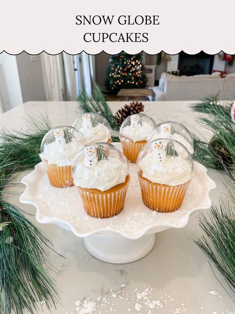 #christmastreats #christmascupcakes #christmasdessert #christmashack #christmasrecipes Snowglobe Cupcakes, Globe Cupcakes, Snow Globe Cupcakes, Christmas Cupcakes Decoration, Cupcake Videos, Xmas Cake, Christmas Treat, Dessert Display, Christmas Breakfast