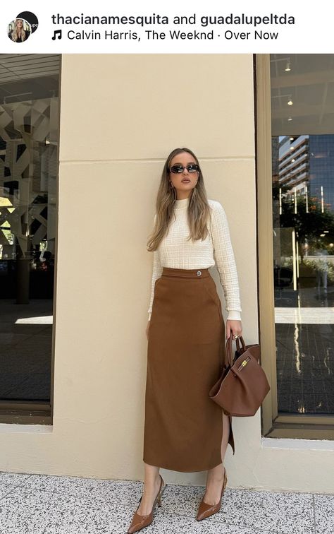 Silk Skirt Outfit, Meeting Outfit, Mommy Outfits, Corporate Attire, Winter Fashion Outfits Casual, Corporate Outfits, Classy Work Outfits, June 1, Professional Fashion