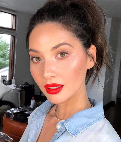 Patrick Ta (@patrickta) onInstagram: "Holiday Lips @oliviamunn" Olivia Munn Before And After, Olivia Munn Makeup, Lipstick Outfit, Red Lipstick Outfit, Olivia Munn Style, White Eye Makeup, How To Wear Makeup, Eyeshadow For Green Eyes, Holiday Lip