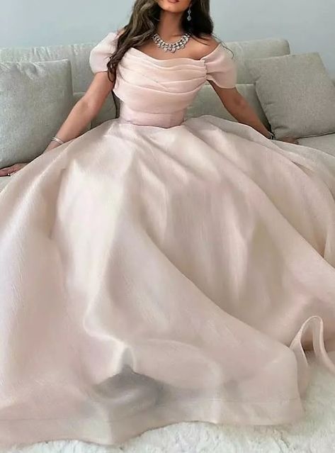 Short Off Shoulder Dress, Straight Wedding Dresses, Off Shoulder Tulle, Passport Pictures, Gown Elegant, Formal Dresses With Sleeves, Mother Wedding Dress, Dresses Formal Elegant, Evening Gowns Elegant