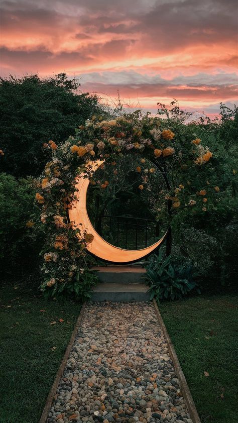 Moon Portal Garden, Witchy Backyard Aesthetic, Garden Moon Gate Diy, Ethereal Garden Aesthetic, Moon Gate Garden Diy, Moon Gate Garden Entrance, Trampoline Moon Gate, Moongate Diy, Diy Moongate