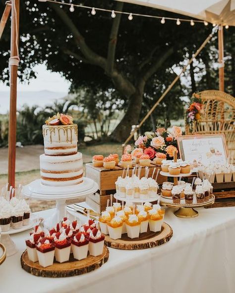 Rustic Wedding Decor Dessert Table, Dessert Buffet Wedding Elegant, Outdoor Wedding Dessert Table Ideas, Wedding Pudding Table, Party Pastry Table, Outdoor Wedding Reception Dessert Table, Wedding Ideas Dessert, Wedding Cup Desserts, Wedding Nibbles Table