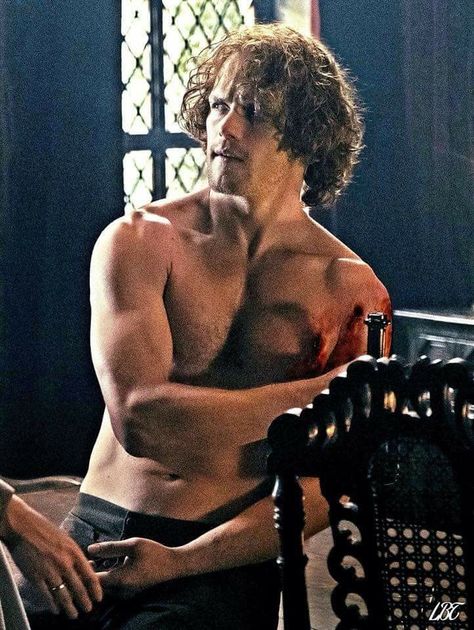 Seriously, can he just be shirtless all the time! #teamJaime Sam Heughan Wife, Sam Hueghan, James Fraser Outlander, Jaime Fraser, Jamie Fraser Sam Heughan, Sam Heughan Caitriona Balfe, Outlander 3, Jamie Fraser Outlander, Outlander Tv Series