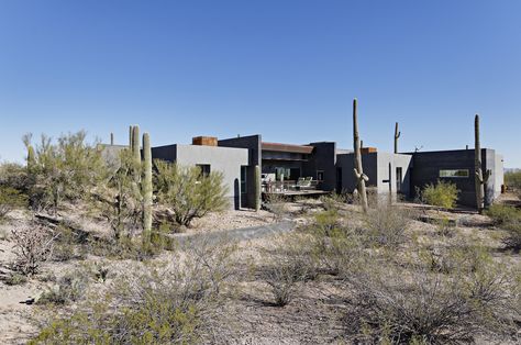 Gallery of Lava House / Paul Weiner | DesignBuild Collaborative - 5 Modern Southwest Home Exterior, Southwest Home Exterior, Desert Home Exterior, Modern Southwest Home, Pueblo Style House, House In The Desert, Southwest Architecture, Southwestern House, Modern Adobe