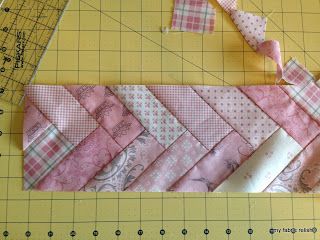 french twist quilt border. Maybe for a full quilt? A lot of waste though Prairie Braid Quilt Border, Prairie Braid Quilt Pattern, Quilt Borders Ideas, Braid Quilts, French Braid Quilt, Braid Quilt, Herringbone Quilt, Beautiful Borders, Quilt Borders