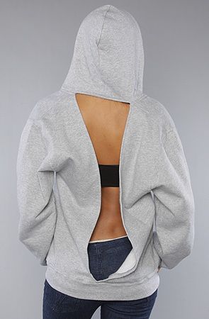 Wear w/ a baseball cap. <3 Revamp Clothes, Cut Hoodies, Hoodie Refashion, Black Hoodie Women, Sweatshirt Refashion, Hoodie Diy, Cut Up Shirts, Distressed Sweatshirt, Diy Sweatshirt