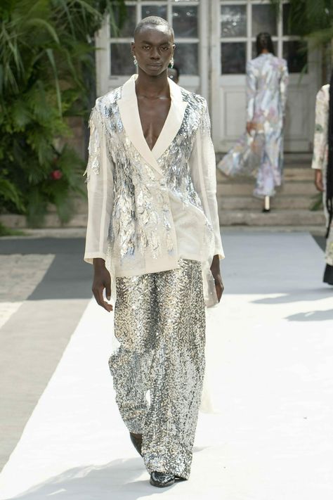 Fall 2023 Couture, Rahul Mishra, 2023 Couture, International Clothing, Metal Clothing, Stylish Work Outfits, Glitz And Glam, Fall 2023, Large Fashion