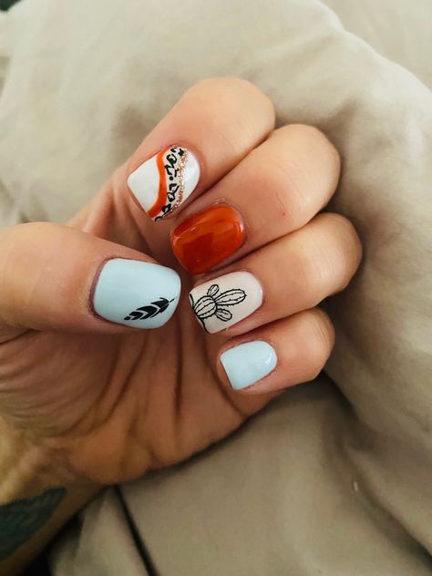 Western Boho Nail Ideas, Ranch Nails, Summer Western Nail Ideas, Short Punchy Nails, Cute Western Fall Nails, Cowgirl Nails Westerns Short, Western Nail Designs Country, Western Nails Orange, Country Theme Nails