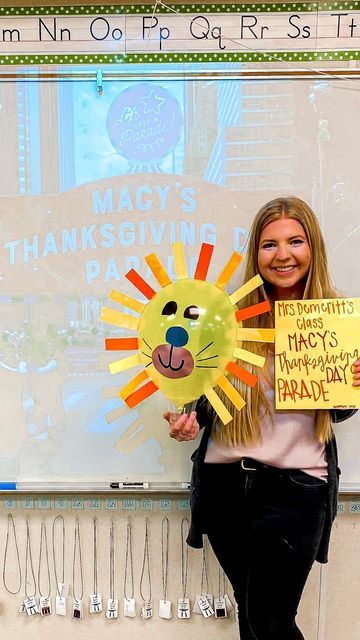 Anna Demeritt on Instagram: "One of my FAVORITE activities during the school year is doing our own Macy’s Thanksgiving Day Parades! We read the book “Balloons Over Broadway” to learn the history of the parade. Then we make our own floats! It’s SO fun! Check out my TpT to snatch these worksheets!" Thanksgiving Parade Balloon Diy, Balloons Over Broadway Kindergarten Parade, Macys Day Parade Float Ideas For Kids, Ballons Over Broadway Project, Balloons Over Broadway Kindergarten, Macys Thanksgiving Day Parade Classroom, Balloons On Broadway Activities, Thanksgiving Parade Balloon Activity, Balloon Float Parade Kids