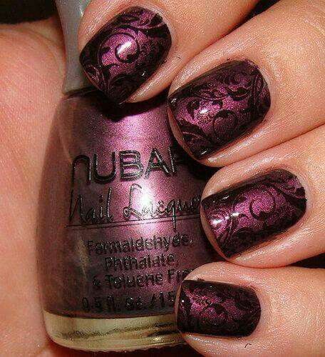 Sparkled Burgundy with Design Uñas Vinotinto con negro encaje floral Nagel Stamping, Black Nail Polish, Black Nail, Nail Art Ideas, Manicure Y Pedicure, Fabulous Nails, Unique Nails, Beautiful Nail Art, Funky Nails