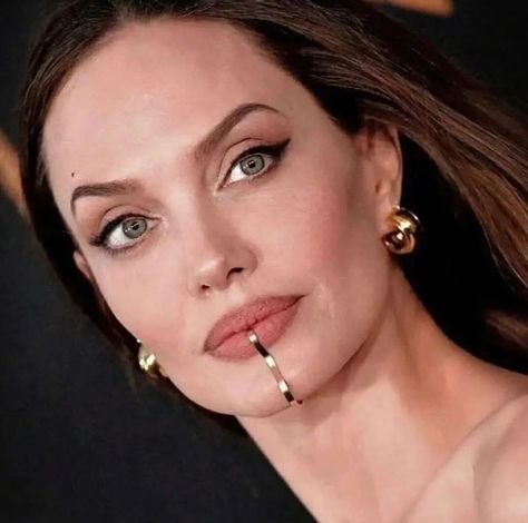 Angelina Jolie Piercing, Angelina Jolie Eyes, Angelina Jolie Lips, Jewellery Editorial, Pretty Features, Lip Cuffs, Woman Inspiration, Moving Art, Baroque Frame