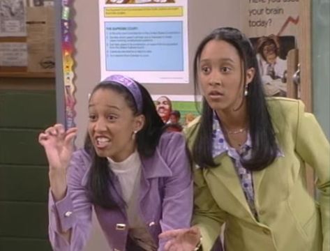 Sister Sister Hairstyles, Sister Sister Hairstyles 90s, Sister Sister Outfits 90s, Tia Tamera, Tv Characters Outfits, Tia And Tamera Mowry, Black 90s Fashion, 90s 2000s Fashion, 2000s Girl