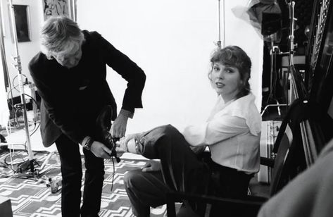 Taylor Swift News on Twitter: "📷 | Taylor Swift and @PaulMcCartney on the set of their Rolling Stone cover shoot… " Taylor Swift Shoes, Cinderella Live Action, Taylor Swift News, Rolling Stones Magazine, Beatles Songs, Taylor White, Taylor Swift Pictures, Taylor Alison Swift, Paul Mccartney