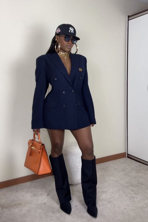 Blazer Inspired Outfits, Women Blazer Photoshoot Ideas, Shooting Outfits For Women, Fall Outfits Black Women Fashion Ideas, New York Fashion Week Outfits 2024, Time Square Outfit, Formal Fall Outfits, Fold Over Boots Outfit, New York Fashion Week Outfits